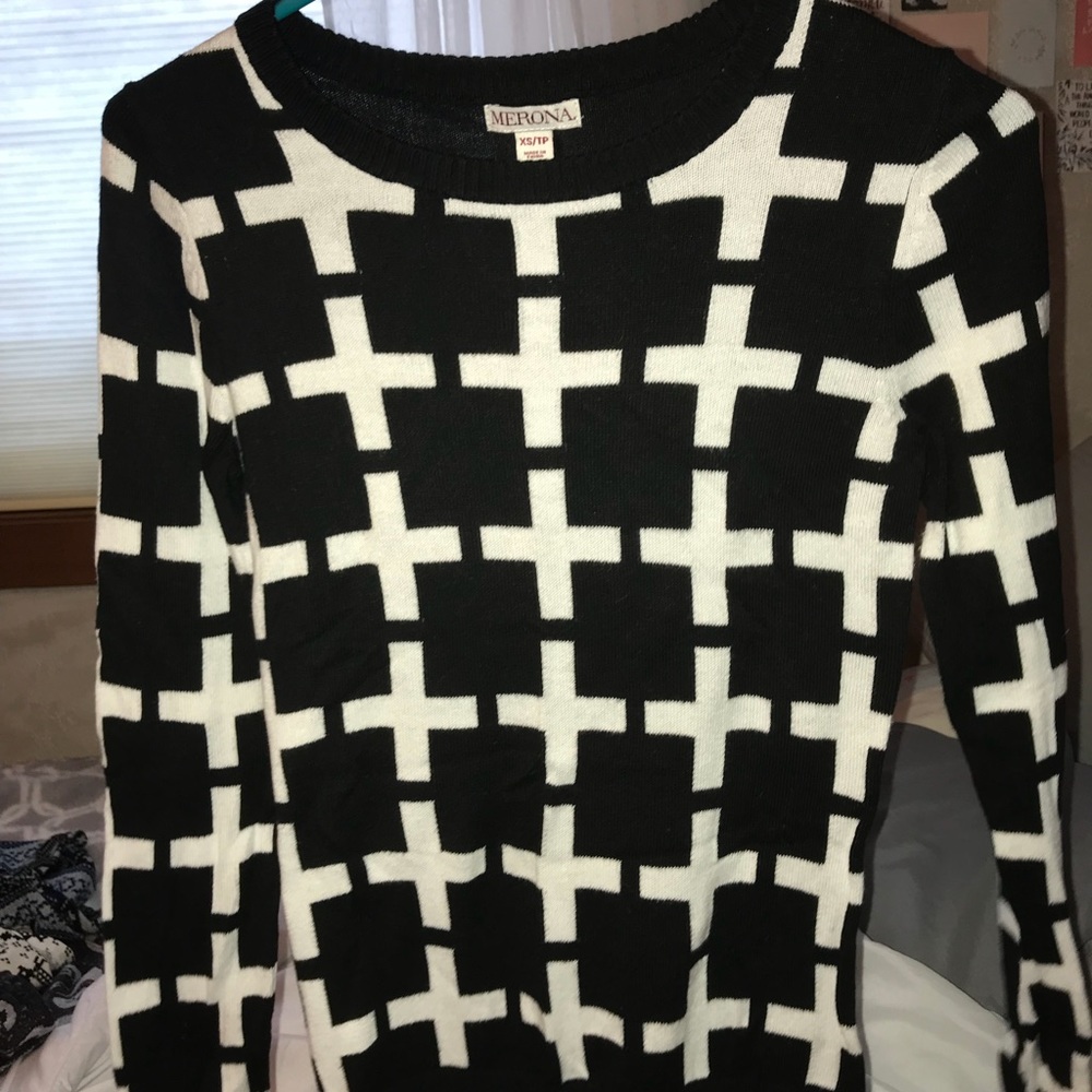 aXS target sweater